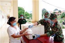 Phục vụ chu đáo, tích cực phòng chống dịch